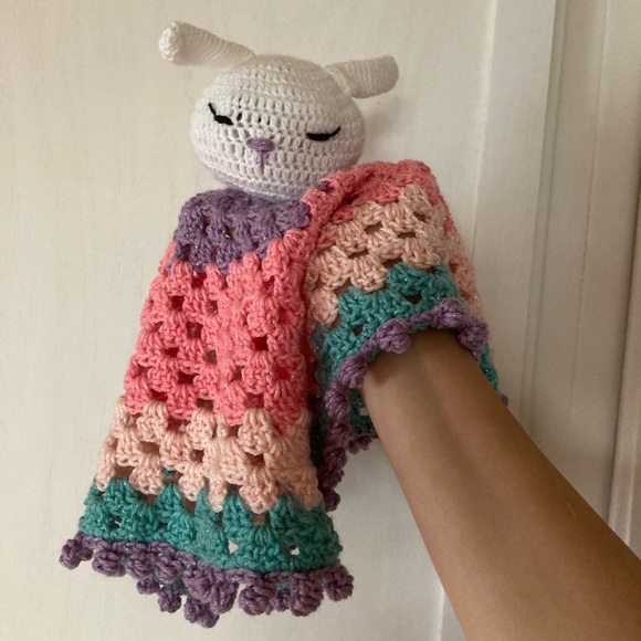 Bunny granny square lovie - Picture 2 of 7